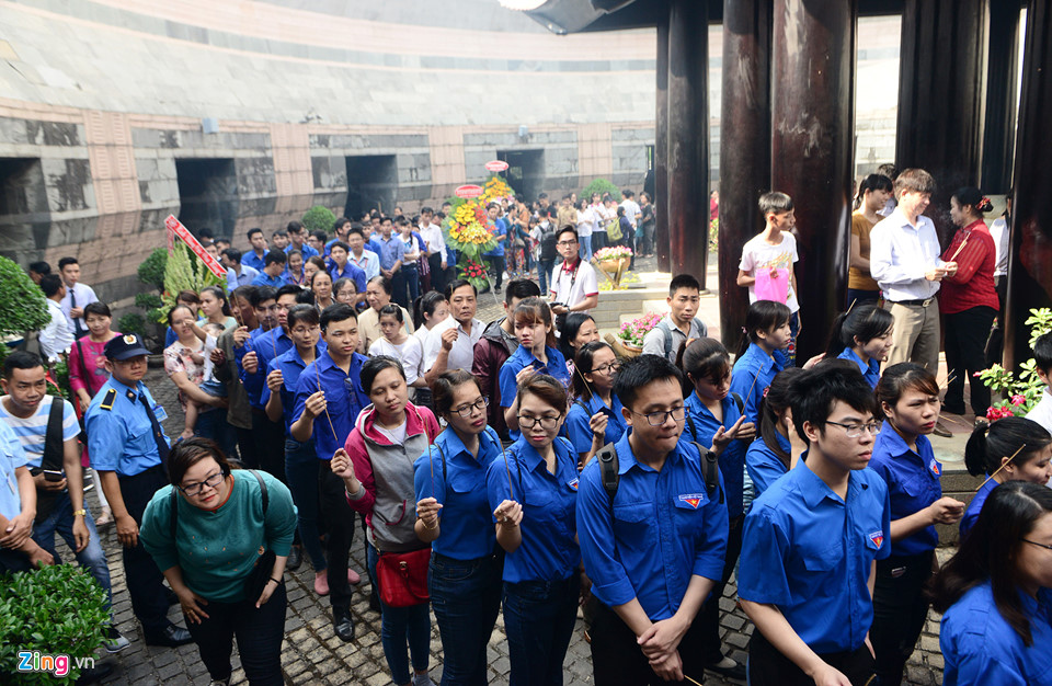 Người dân Sài Gòn dâng lễ vua Hùng ngày giỗ Tổ